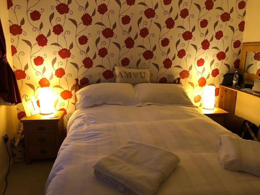 Lovely Riverside Flat * Stifford