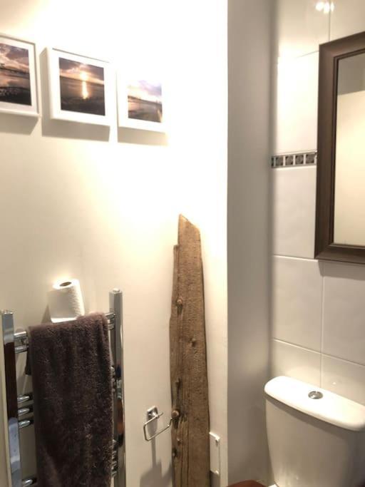 Lovely Riverside Flat Appartamento Stifford